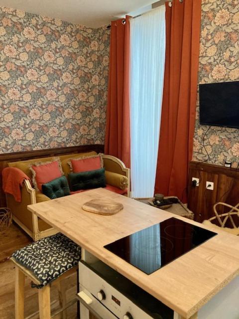 Une Maison De Famille Oloron-Sainte-Marie Zewnętrze zdjęcie